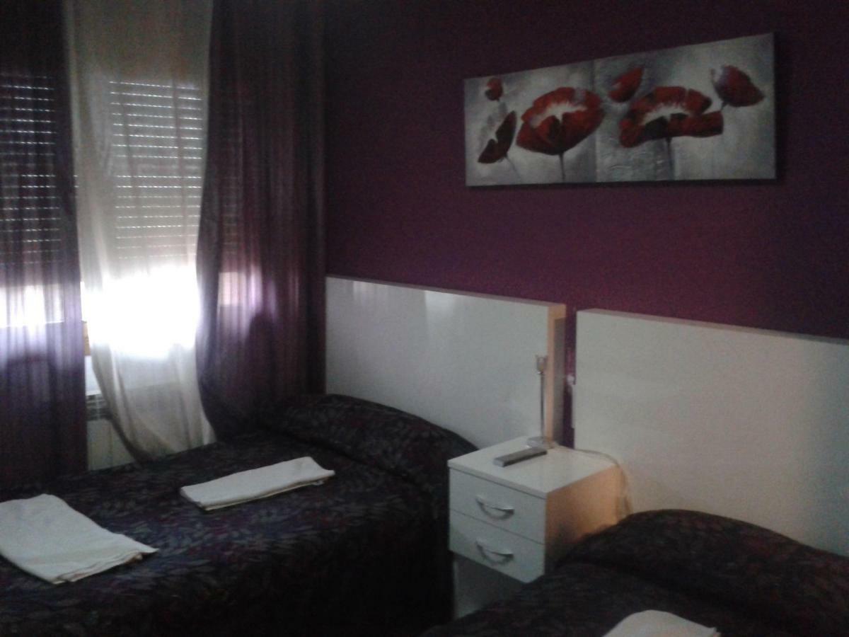 Hostal Texas 2 Fuentes de Ebro Exterior foto